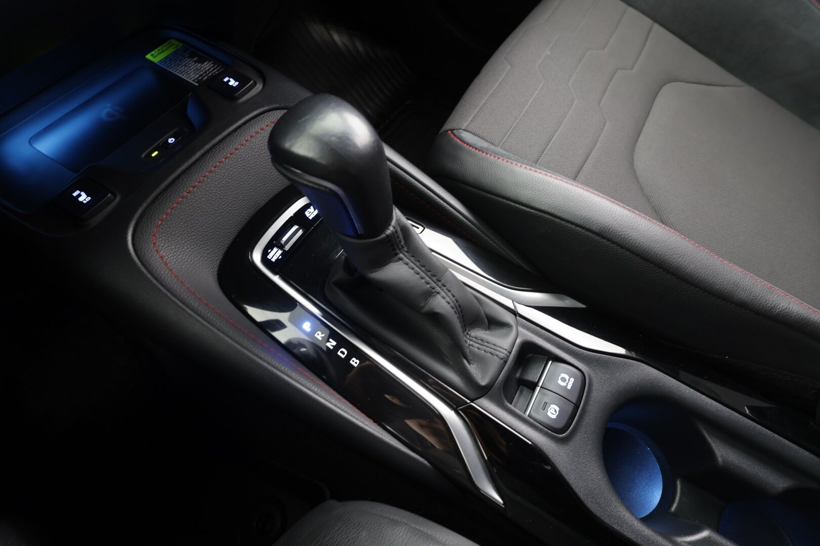 Toyota Corolla 2020 Touring Sports 1,8 Hybrid Style -  | ACC | Kaistavahti | Lohko+Sisä | P.Kamera | Sporttipenkit | Navi | LED | Ratinlämmitin | Keyless | Sähköluukku | Suomi-auto | Kahdet renkaat aluvanteilla | Merkkihuollettu | 