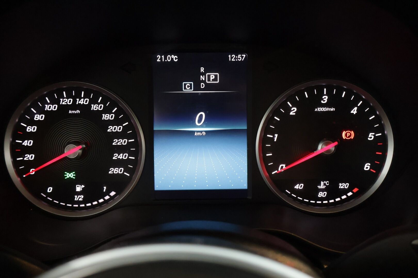 Mercedes-Benz GLC 2019 200 d 4MATIC A Business * LED / Sähkökontti / Urheiluisuimet / Sähköinen vetokoukku / Peruutuskamera * - 3,99 % KORKOTARJOUS TÄHÄN AUTOON - FACELIFT / Todella hyvä huoltohistoria / Renkaat ok / Siisti maalipinta*