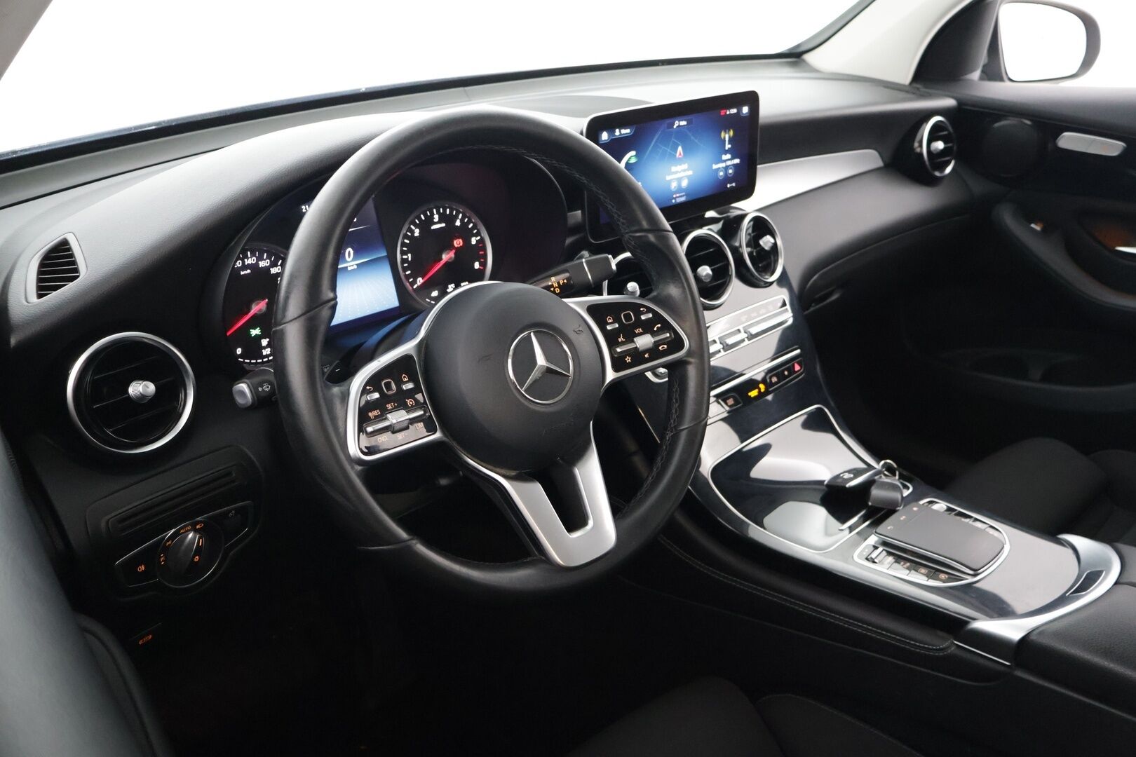 Mercedes-Benz GLC 2019 200 d 4MATIC A Business * LED / Sähkökontti / Urheiluisuimet / Sähköinen vetokoukku / Peruutuskamera * - 3,99 % KORKOTARJOUS TÄHÄN AUTOON - FACELIFT / Todella hyvä huoltohistoria / Renkaat ok / Siisti maalipinta*