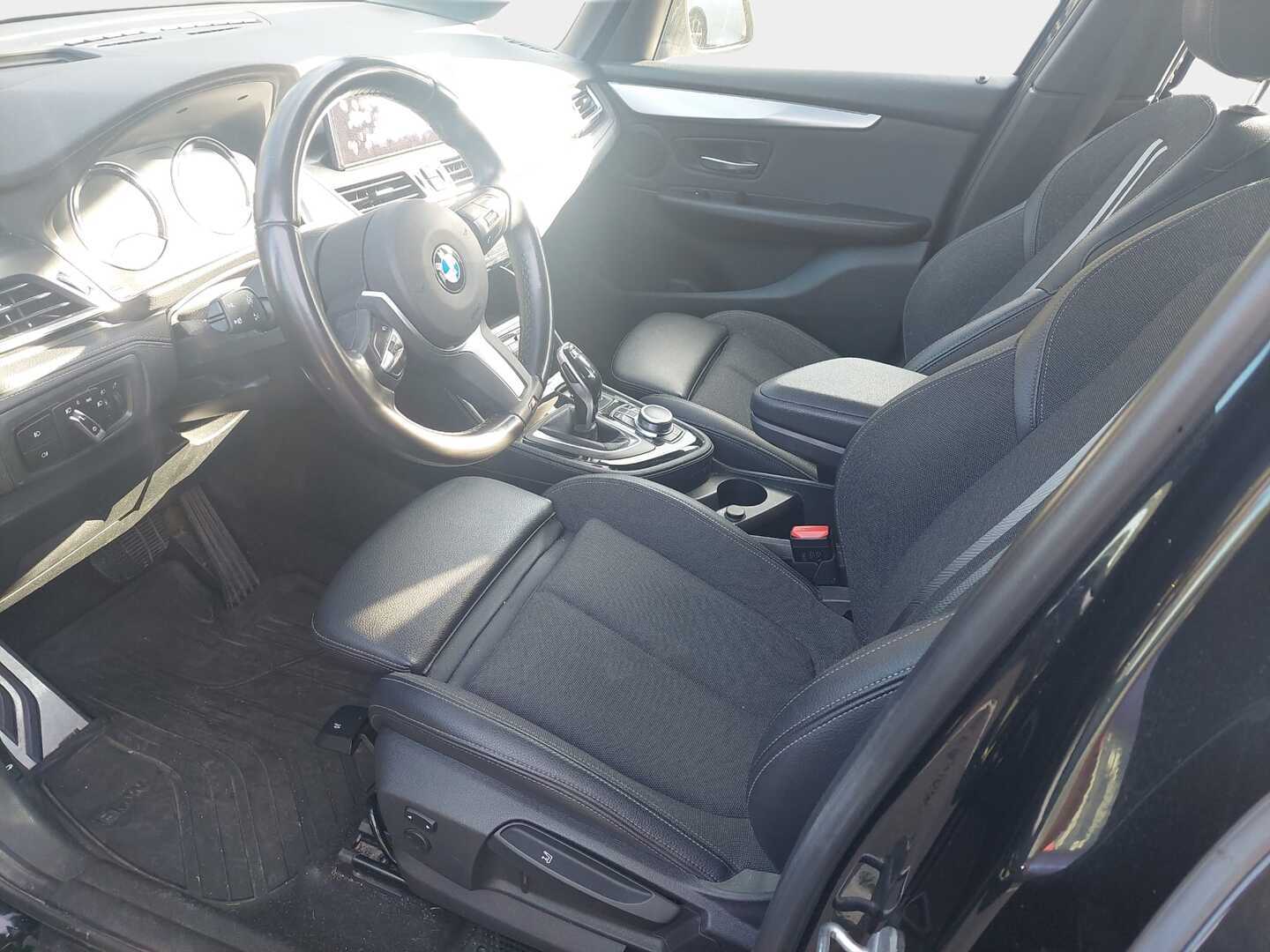 BMW 218 2020 F46 Gran Tourer 218i A Business M Sport - *Suomi-auto | 7-Paikkainen |Peruutuskamera | HUD | LED | Vetokoukku | Urheiluistuimet edessä | Puolinahat | Prof.navi | 2x renkaat & vanteet*