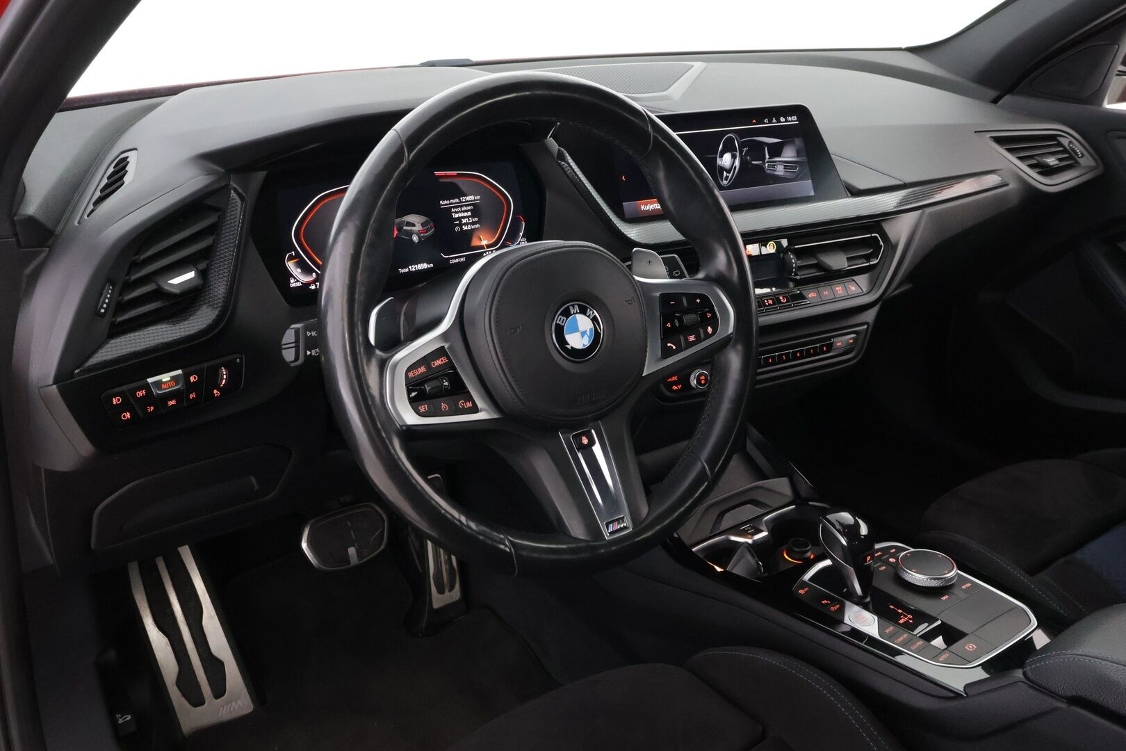 BMW 120 2020 F40 Hatchback 120d xDrive A Business M Sport * Vetokoukku / HiFi / Kangas-Alcantara Sporttipenkit / Professional Navi / LED - Suomiauto / Melbourne Red / Vakkari!