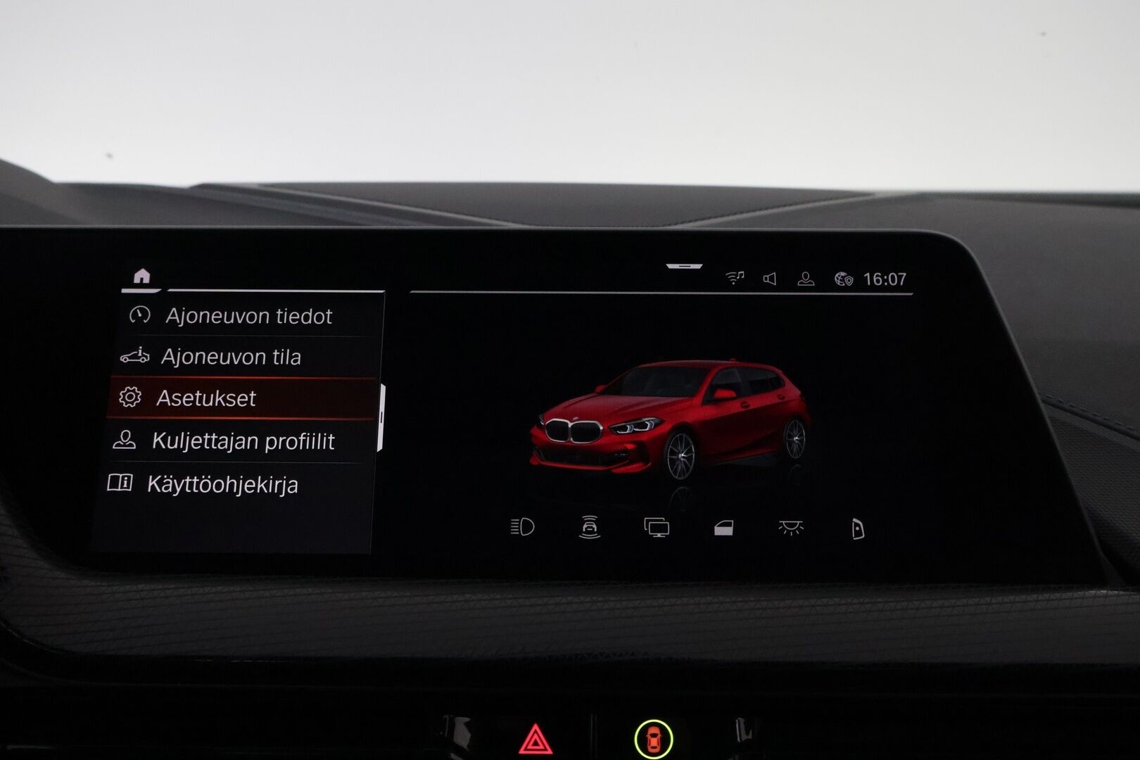 BMW 120 2020 F40 Hatchback 120d xDrive A Business M Sport * Vetokoukku / HiFi / Kangas-Alcantara Sporttipenkit / Professional Navi / LED - Suomiauto / Melbourne Red / Vakkari!