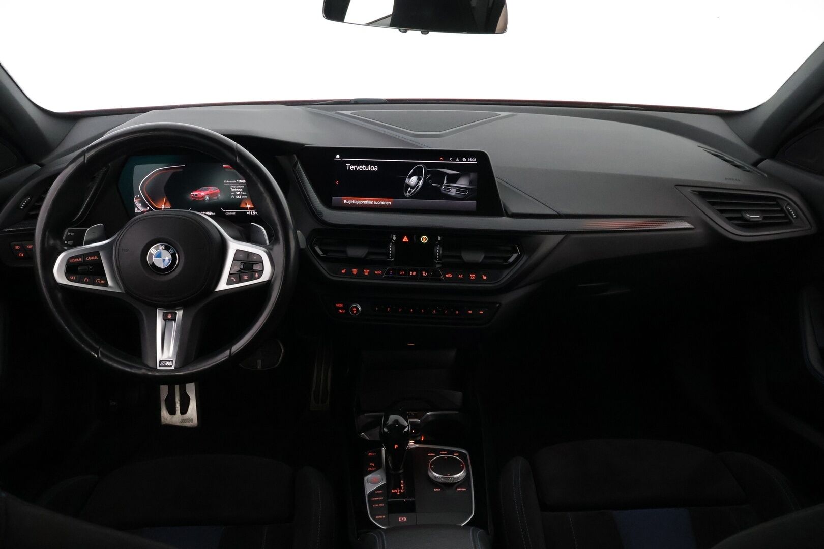 BMW 120 2020 F40 Hatchback 120d xDrive A Business M Sport * Vetokoukku / HiFi / Kangas-Alcantara Sporttipenkit / Professional Navi / LED - Suomiauto / Melbourne Red / Vakkari!