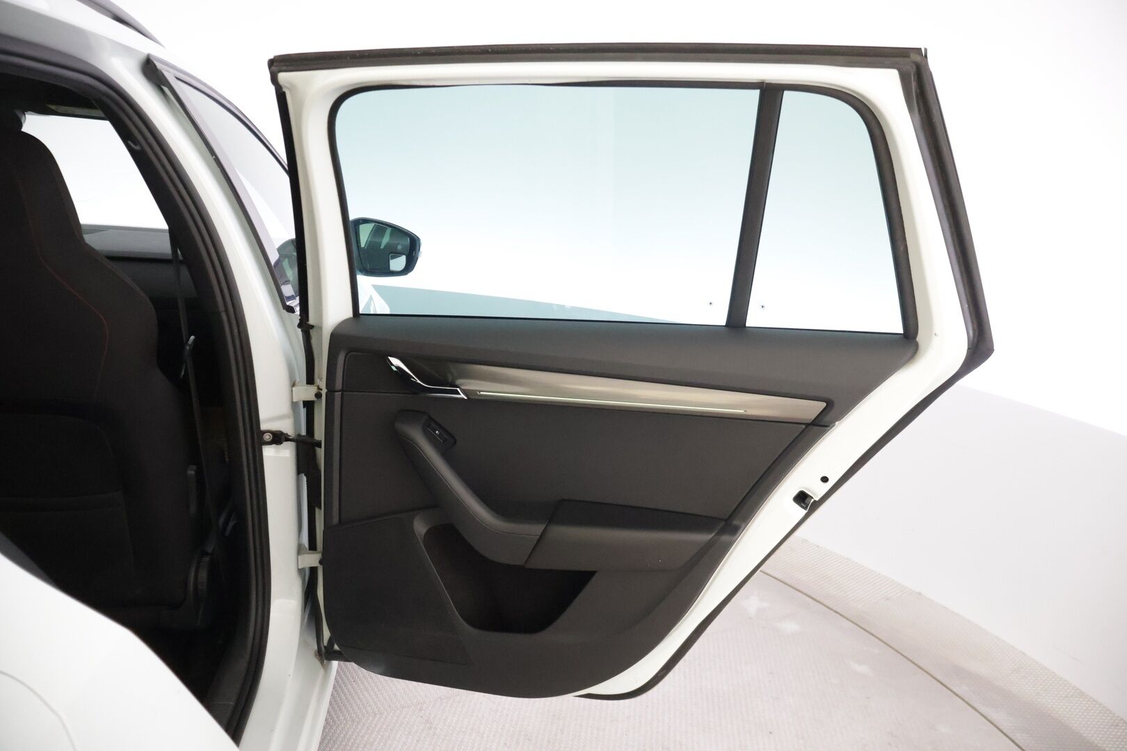 Skoda Octavia 2019 Combi 2,0 TDI 150 Style BusinessLine DSG Autom. - | Suomi-auto | Vetokoukku | Ambient | KeyLess Go | Peruutuskamera  | Blind spot assist | Lane assist |