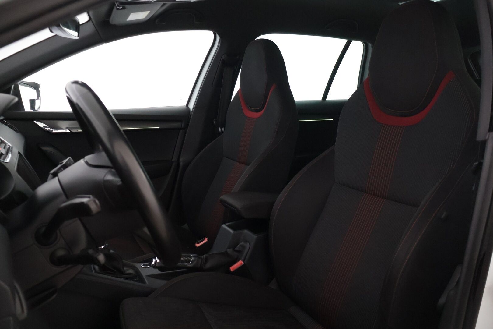 Skoda Octavia 2019 Combi 2,0 TDI 150 Style BusinessLine DSG Autom. - | Suomi-auto | Vetokoukku | Ambient | KeyLess Go | Peruutuskamera  | Blind spot assist | Lane assist |
