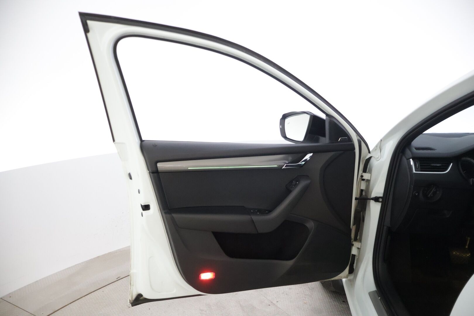Skoda Octavia 2019 Combi 2,0 TDI 150 Style BusinessLine DSG Autom. - | Suomi-auto | Vetokoukku | Ambient | KeyLess Go | Peruutuskamera  | Blind spot assist | Lane assist |