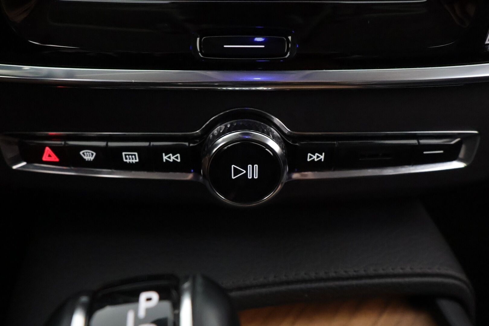 Volvo V90 2020 D4 AWD Business Inscription aut - Webasto / HUD / Adapt. Vakkari  / 360° Kamera / Koukku / Sporttipenkki muistilla / KeylessGo / Navi / Apple&android