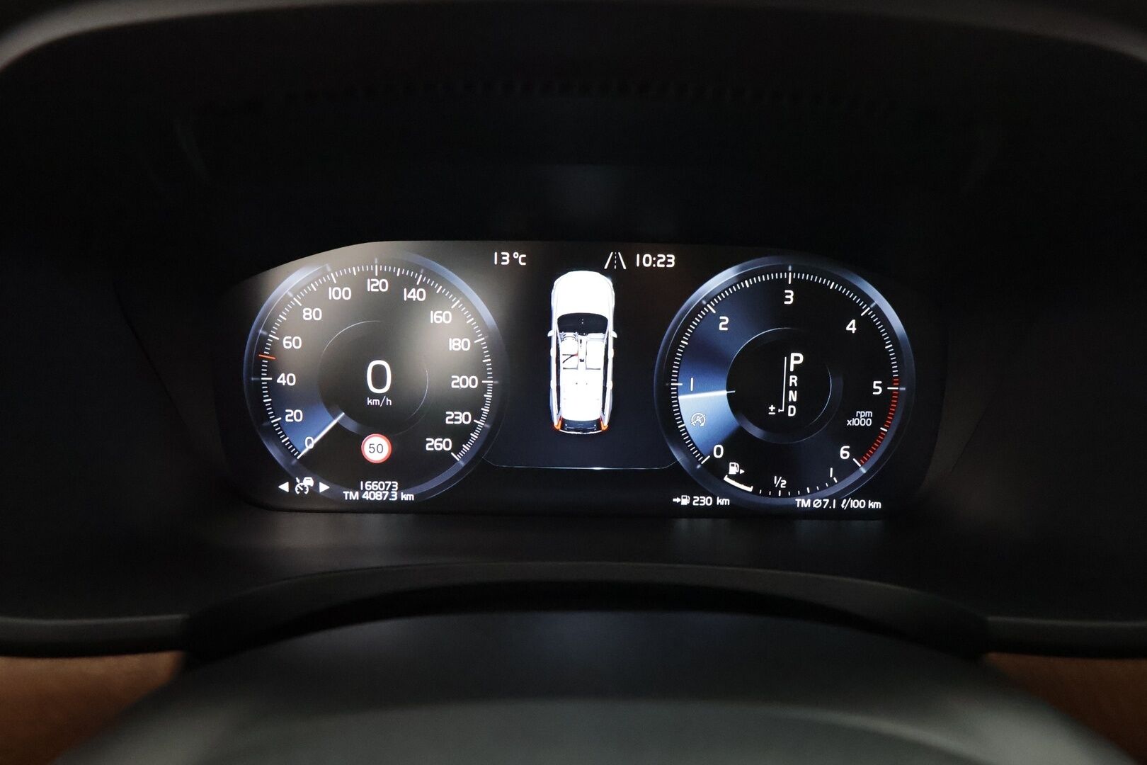 Volvo V90 2020 D4 AWD Business Inscription aut - Webasto / HUD / Adapt. Vakkari  / 360° Kamera / Koukku / Sporttipenkki muistilla / KeylessGo / Navi / Apple&android