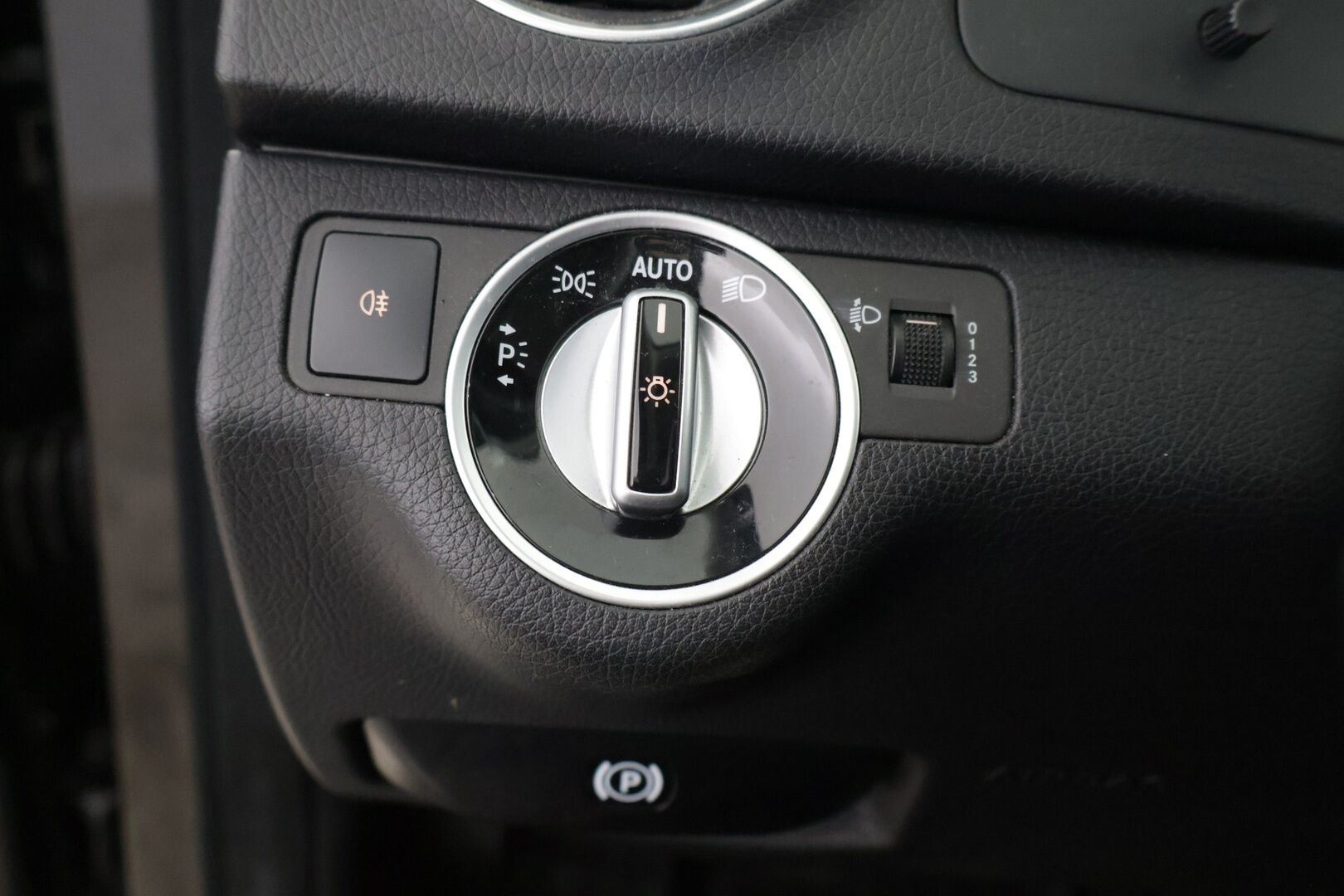 Mercedes-Benz C 2012 180 BE - Juuri saapunut | Lohkolämmitin | Vakkari | Avantgarde | Tutkat | Kahdet renkaat | Jakoketju vaihdettu 