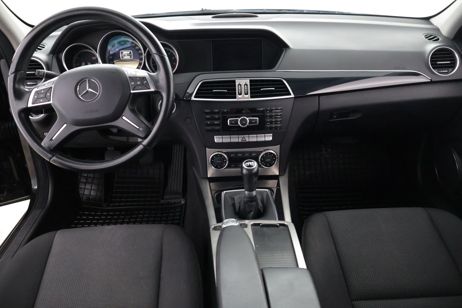 Mercedes-Benz C 2012 180 BE - Juuri saapunut | Lohkolämmitin | Vakkari | Avantgarde | Tutkat | Kahdet renkaat | Jakoketju vaihdettu 