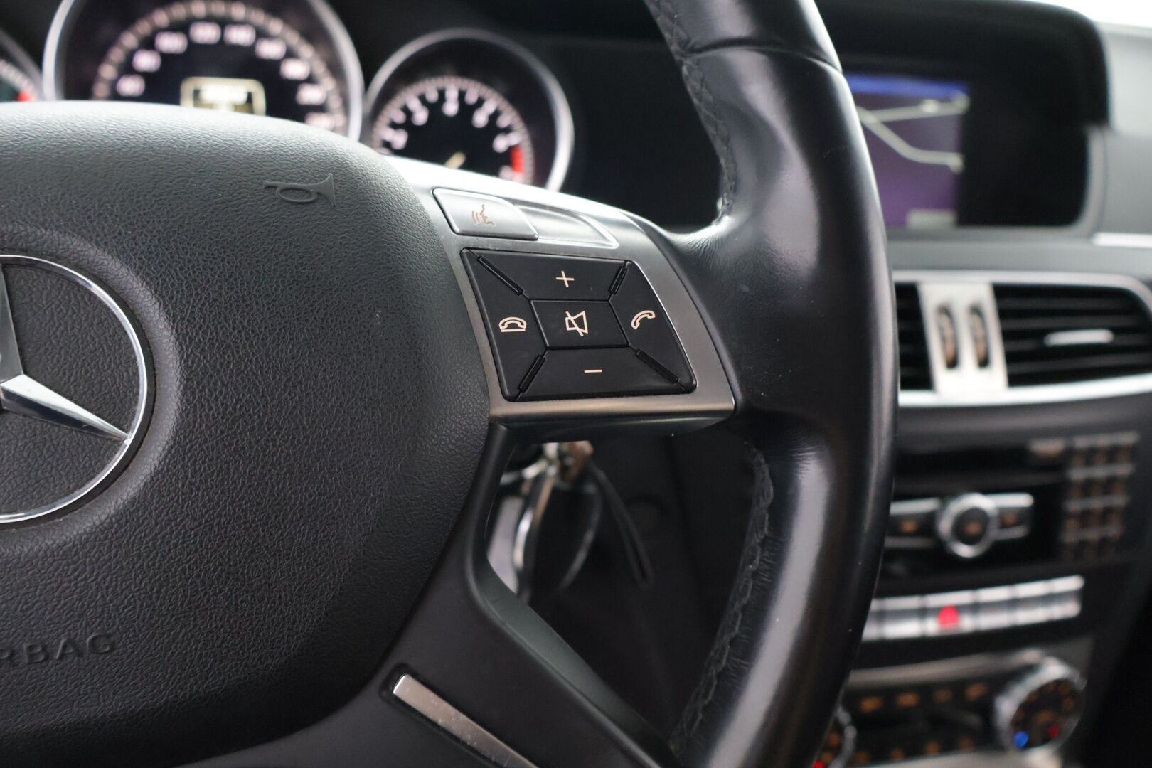 Mercedes-Benz C 2012 180 BE - Juuri saapunut | Lohkolämmitin | Vakkari | Avantgarde | Tutkat | Kahdet renkaat | Jakoketju vaihdettu 