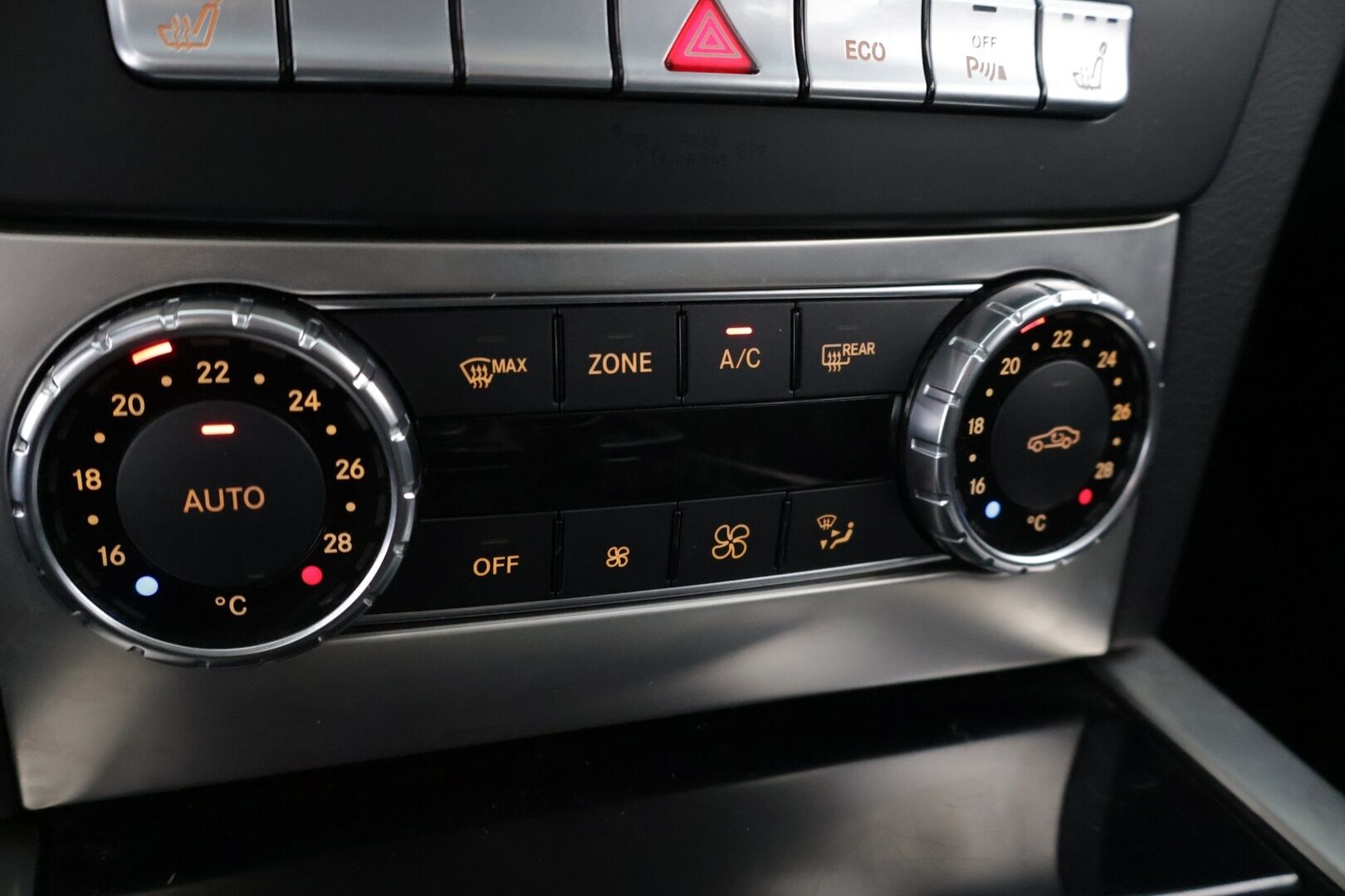 Mercedes-Benz C 2012 180 BE - Juuri saapunut | Lohkolämmitin | Vakkari | Avantgarde | Tutkat | Kahdet renkaat | Jakoketju vaihdettu 