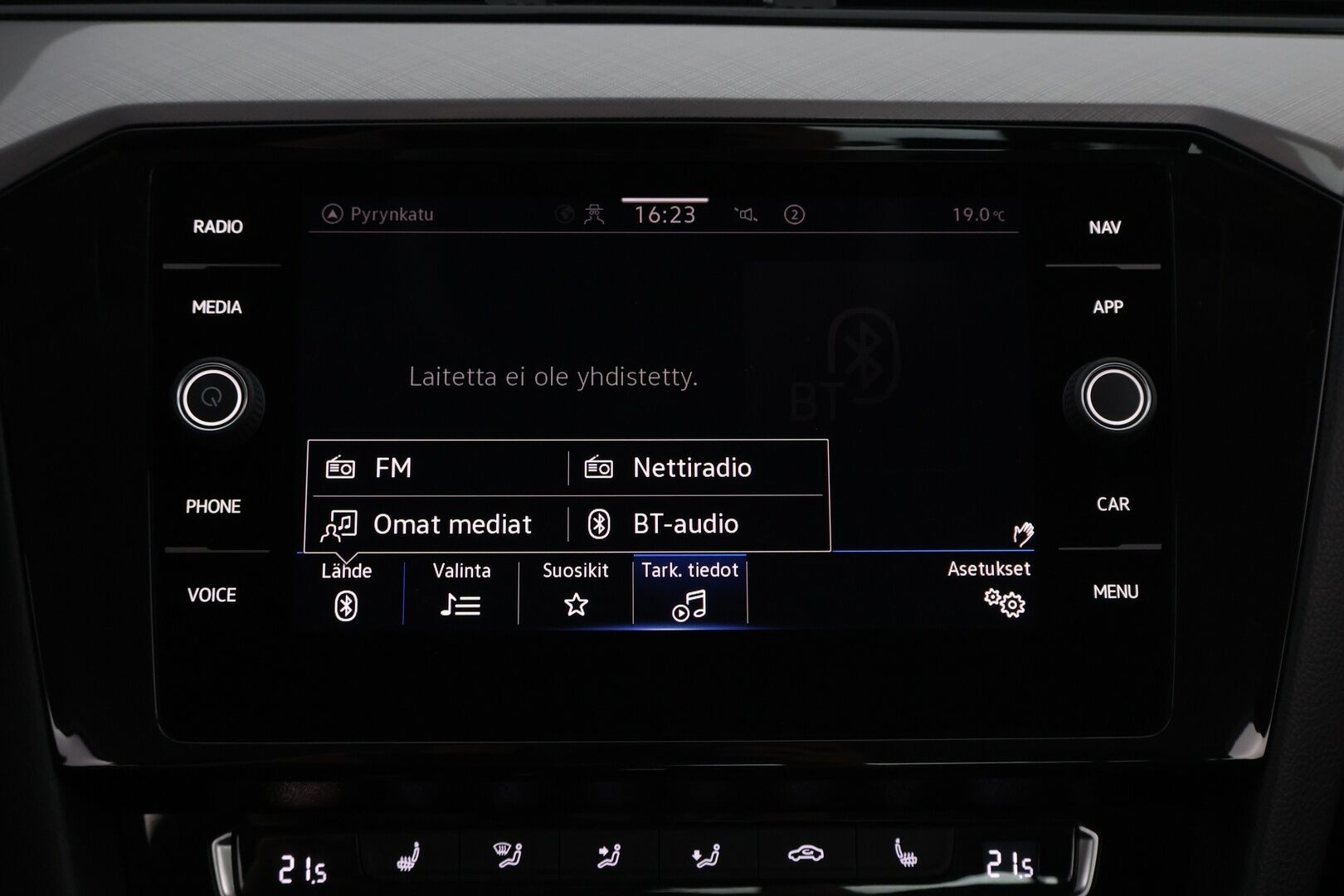 Volkswagen Passat 2020 Sedan Style 1,5 TSI EVO 110 kW DSG-automaatti * Webasto / Adapt.Vakkari / Peruutuskamera / Vetokoukku / KeylessGo - Suomiauto / LED / Huippuvarusteet!