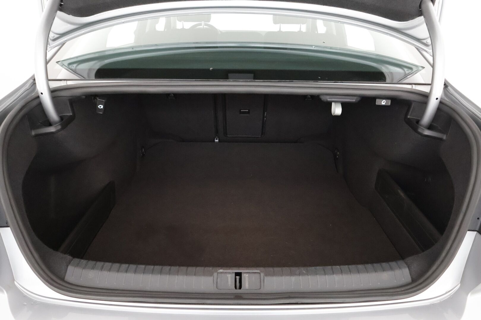 Volkswagen Passat 2020 Sedan Style 1,5 TSI EVO 110 kW DSG-automaatti  / Adapt. Vakkari / P-kamera / Kaistavahti / Apple&Android  / KeylessGo - / Kattavat varusteet / Webasto kaukosäädöllä /  1-om. Suomi-auto / PA-lisälämmitin  / LED-valot / 