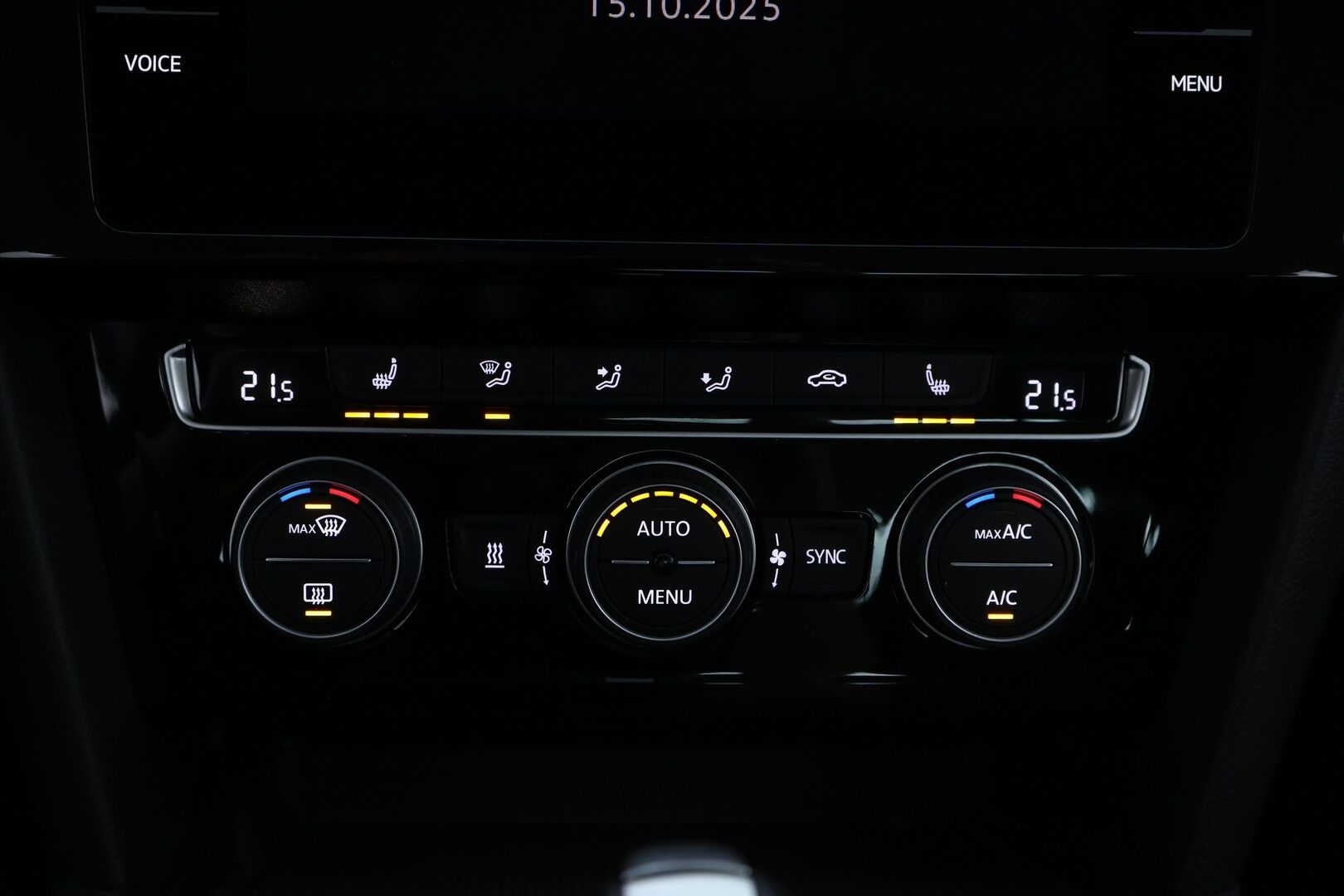Volkswagen Passat 2020 Sedan Style 1,5 TSI EVO 110 kW DSG-automaatti * Webasto / Adapt.Vakkari / Peruutuskamera / Vetokoukku / KeylessGo - Suomiauto / LED / Huippuvarusteet!