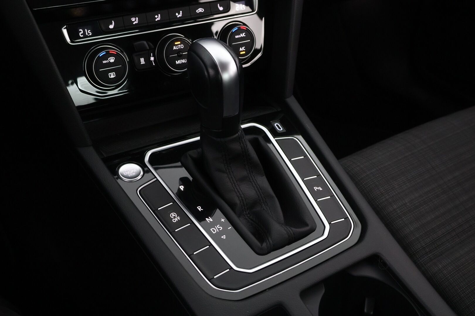 Volkswagen Passat 2020 Sedan Style 1,5 TSI EVO 110 kW DSG-automaatti * Webasto / Adapt.Vakkari / Peruutuskamera / Vetokoukku / KeylessGo - Suomiauto / LED / Huippuvarusteet!