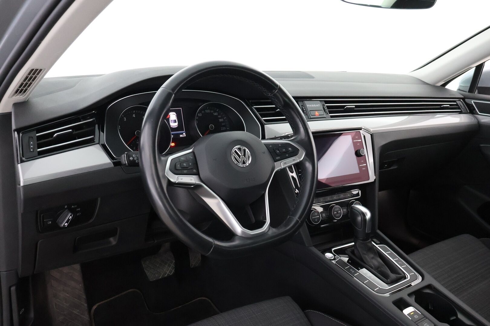 Volkswagen Passat 2020 Sedan Style 1,5 TSI EVO 110 kW DSG-automaatti * Webasto / Adapt.Vakkari / Peruutuskamera / Vetokoukku / KeylessGo - Suomiauto / LED / Huippuvarusteet!