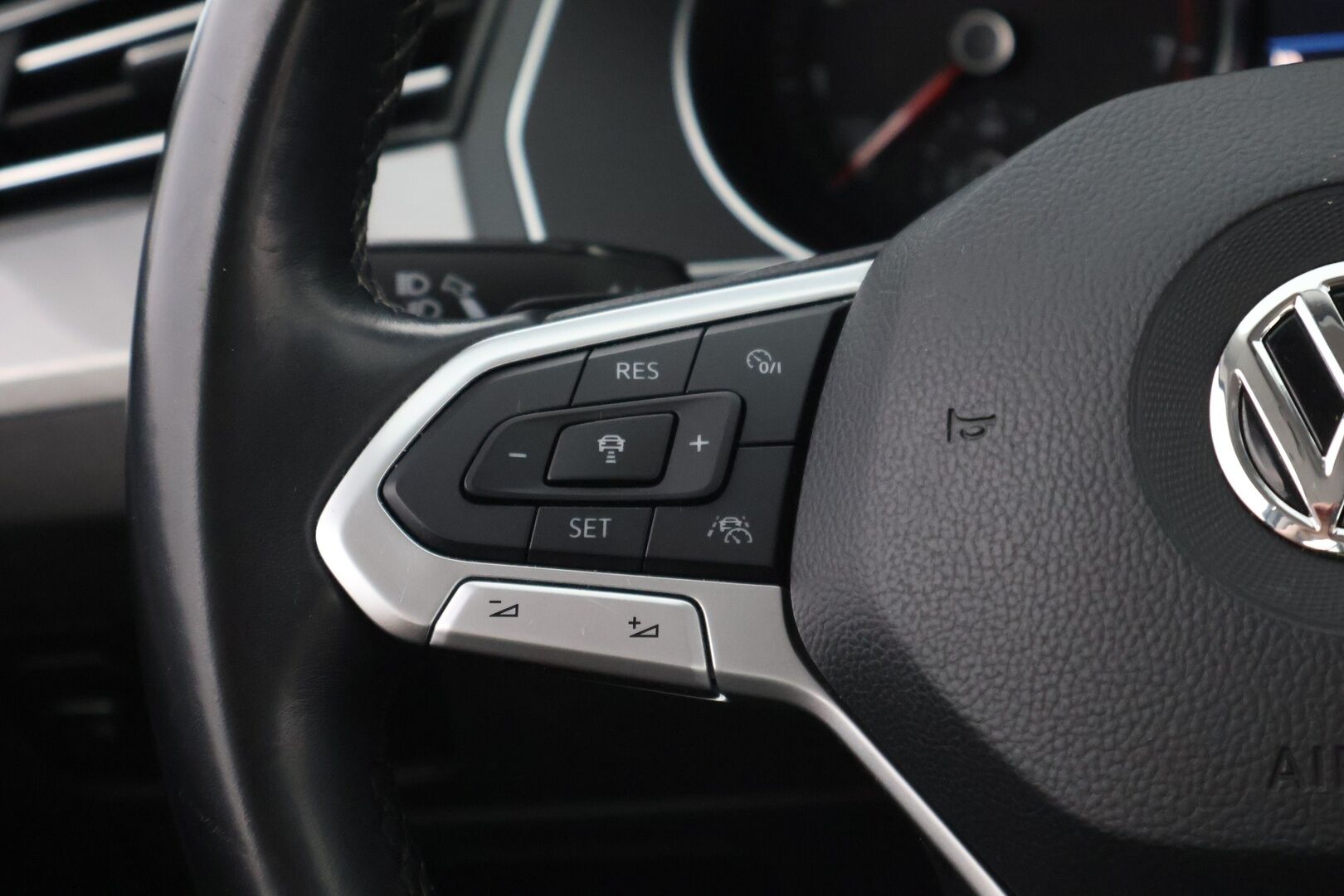 Volkswagen Passat 2020 Sedan Style 1,5 TSI EVO 110 kW DSG-automaatti * Webasto / Adapt.Vakkari / Peruutuskamera / Vetokoukku / KeylessGo - Suomiauto / LED / Huippuvarusteet!