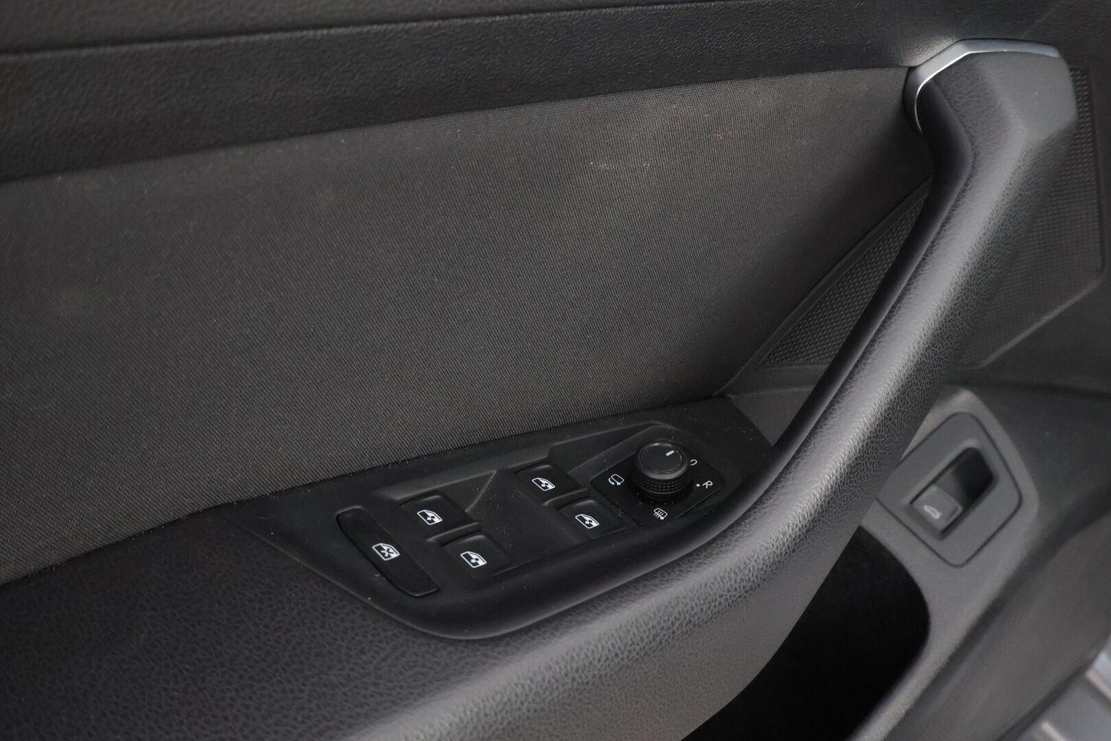 Volkswagen Passat 2020 Sedan Style 1,5 TSI EVO 110 kW DSG-automaatti * Webasto / Adapt.Vakkari / Peruutuskamera / Vetokoukku / KeylessGo - Suomiauto / LED / Huippuvarusteet!