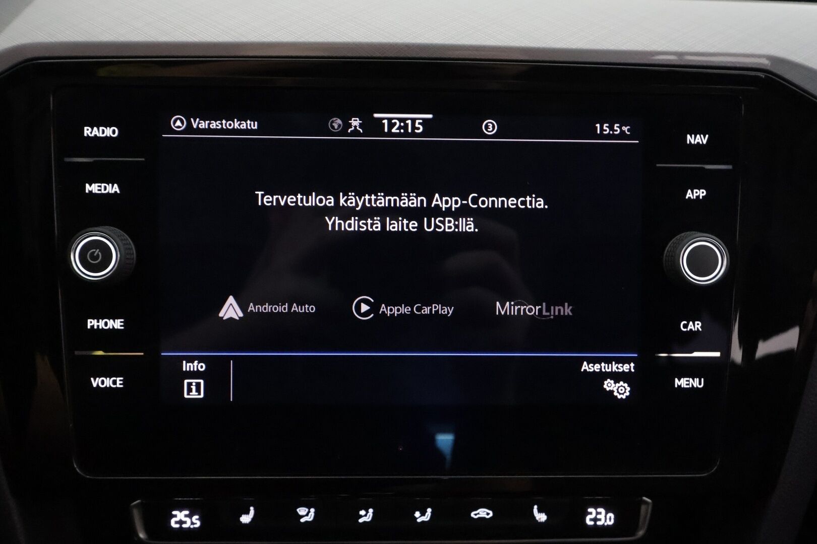 Volkswagen Passat 2020 Sedan Style 1,5 TSI EVO 110 kW DSG-automaatti - Webasto | Suomi-auto | ACC | Koukku | Carplay | KeylessGo | LED