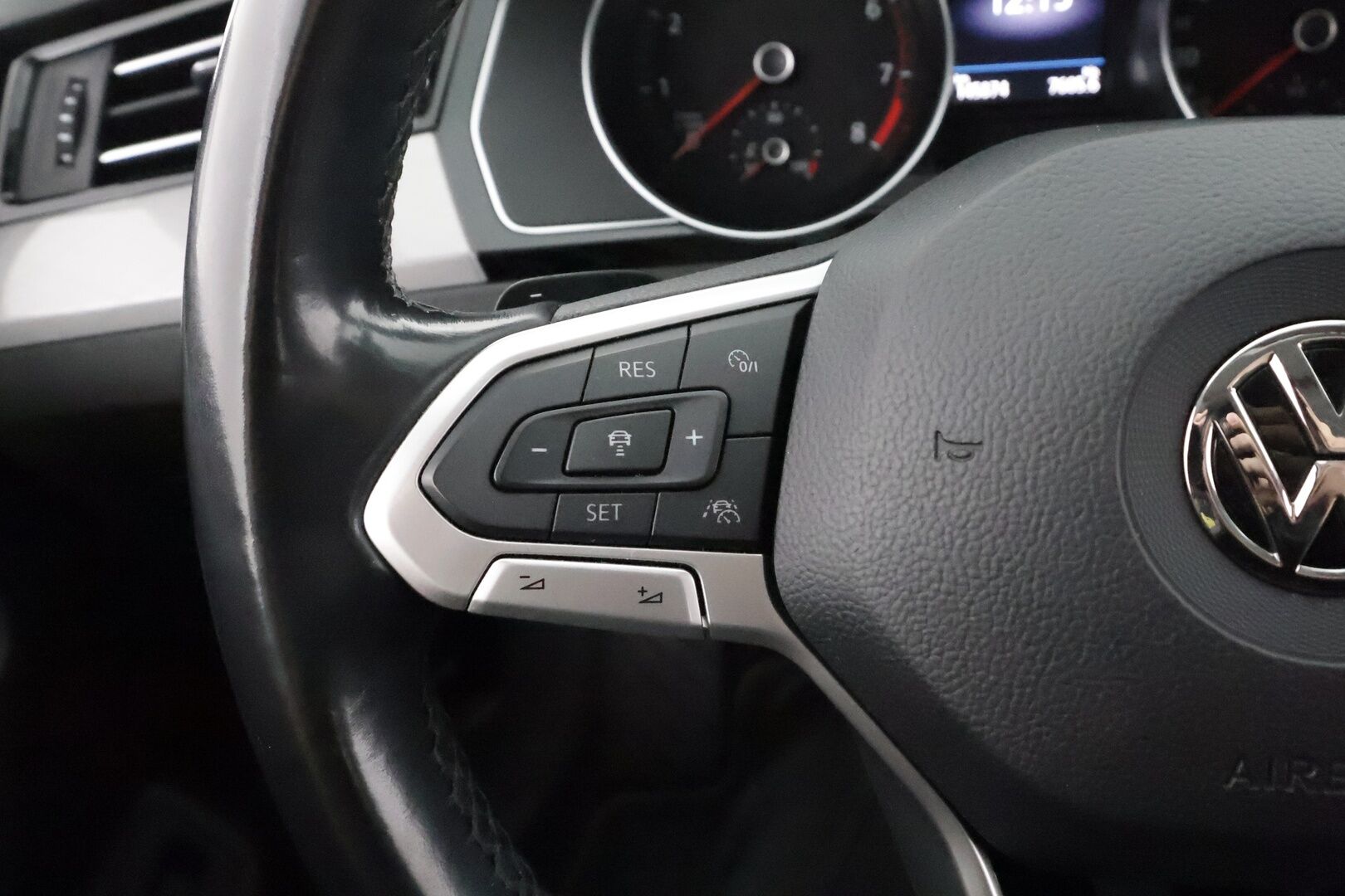 Volkswagen Passat 2020 Sedan Style 1,5 TSI EVO 110 kW DSG-automaatti - Webasto | Suomi-auto | ACC | Koukku | Carplay | KeylessGo | LED