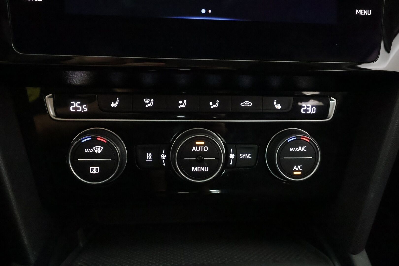Volkswagen Passat 2020 Sedan Style 1,5 TSI EVO 110 kW DSG-automaatti - Webasto | Suomi-auto | ACC | Koukku | Carplay | KeylessGo | LED