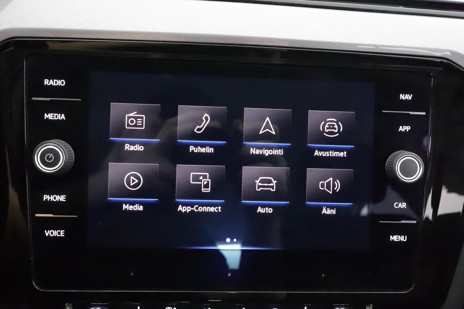 Volkswagen Passat 2020 Sedan Style 1,5 TSI EVO 110 kW DSG-automaatti - Webasto | Suomi-auto | ACC | Koukku | Carplay | KeylessGo | LED