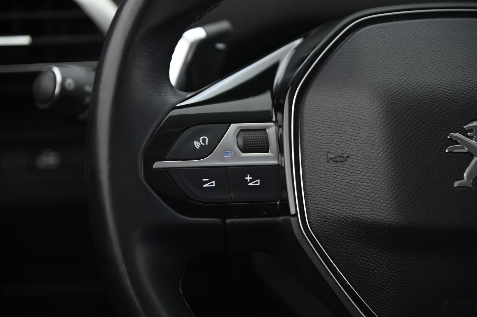 Peugeot 3008 2020 Motion Allure PureTech 130 EAT8-automaatti *Muistipenkki / Koukku / Sporttipenkit / Full Led / Lohko* - Suomiauto / Merkkihuollettu / Juuri katsastttu / Blis