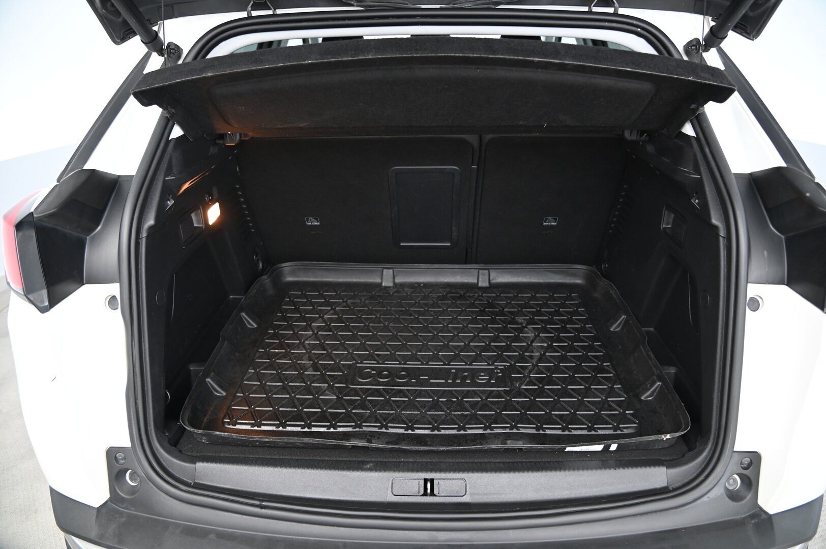 Peugeot 3008 2020 Motion Allure PureTech 130 EAT8-automaatti *Muistipenkki / Koukku / Sporttipenkit / Full Led / Lohko* - Suomiauto / Merkkihuollettu / Juuri katsastttu / Blis