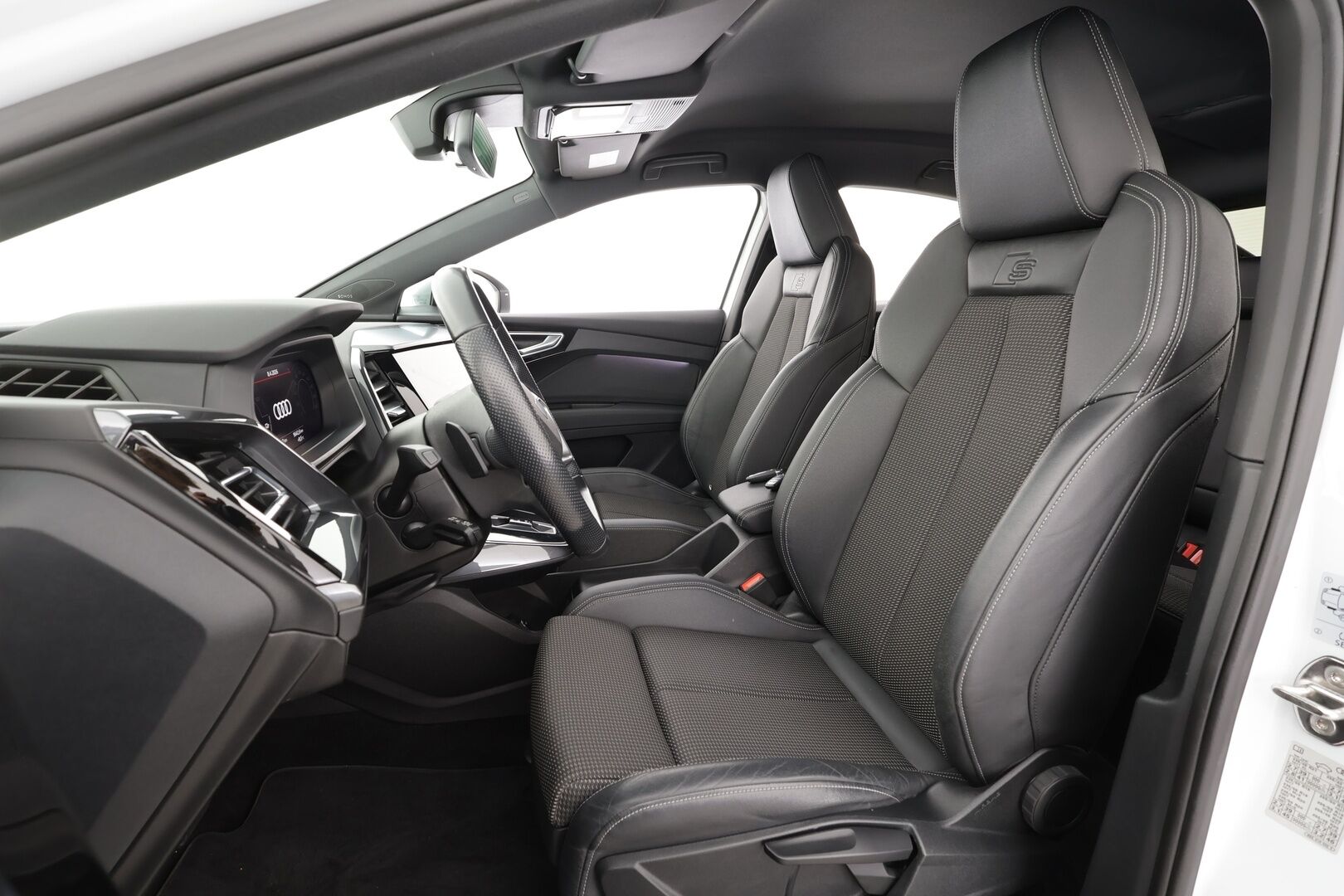 Audi Q4 e-tron 2022 50 e-tron Sportback quattro S-Line * ACC / ILP / LED / Sonos / P.Kamera / Sporttipenkit / Apple&Android * - Suomi-auto / Kahdet Renkaat / Koti & Kauppalaturi - HULLUT AVAJAISHULINAT KORKOTARJOUS 3,29 %