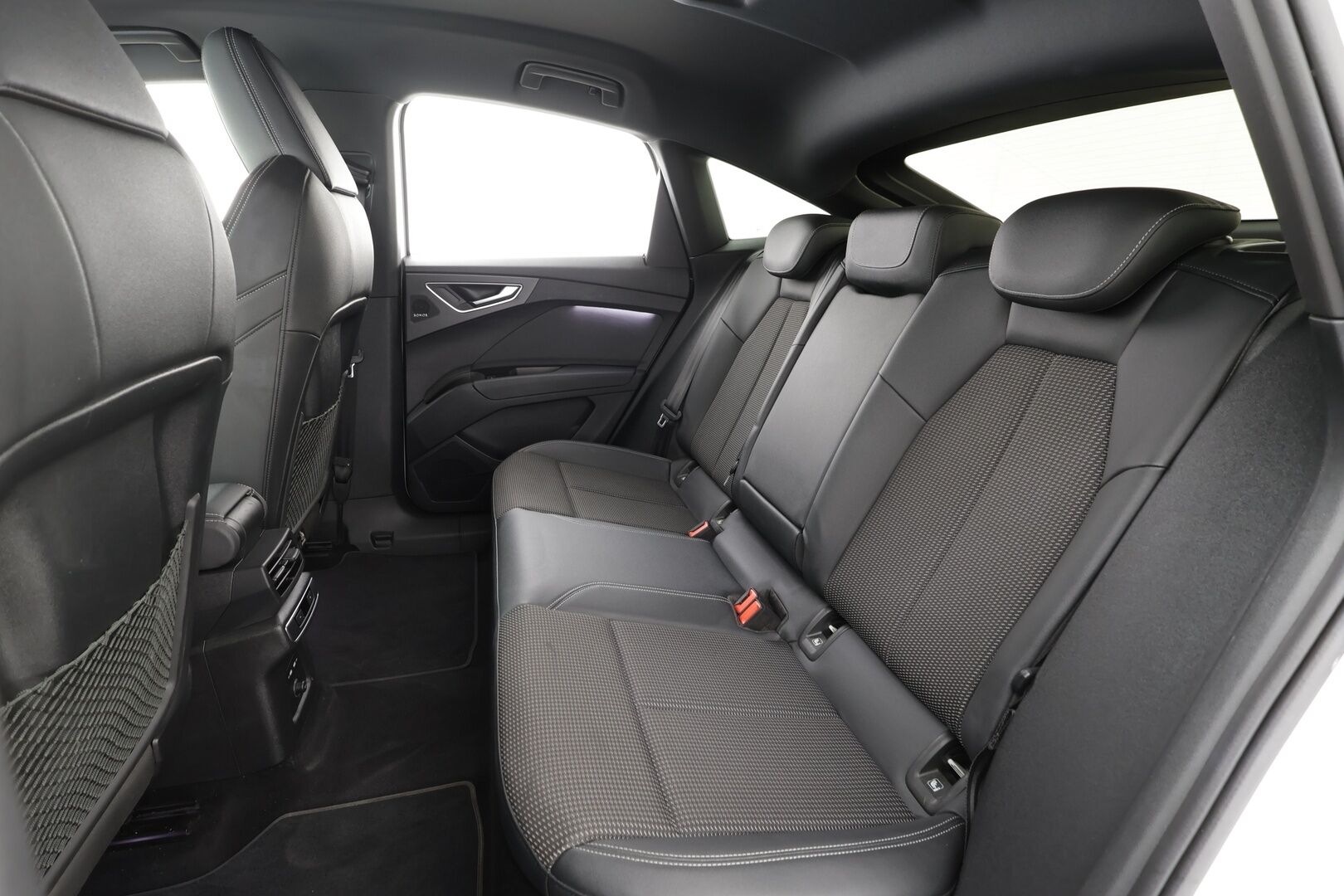 Audi Q4 e-tron 2022 50 e-tron Sportback quattro S-Line * ACC / ILP / LED / Sonos / P.Kamera / Sporttipenkit / Apple&Android * - Suomi-auto / Kahdet Renkaat / Koti & Kauppalaturi - HULLUT AVAJAISHULINAT KORKOTARJOUS 3,29 %