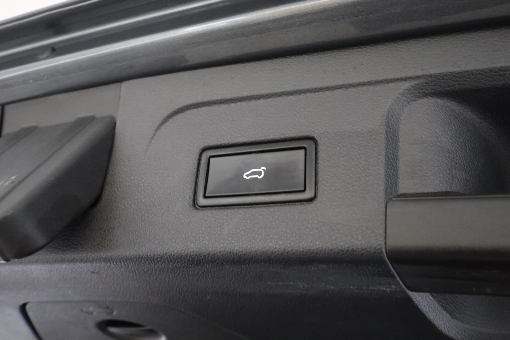 Volkswagen Touran 2020 2,0 TDI SCR 85 kW DSG 7-P - * ACC | Webasto | P.tutkat | LED | Apple&Android | 3-Alueinen ilmastointi | 1.Om Suomi-auto | Kahdet Renkaat*