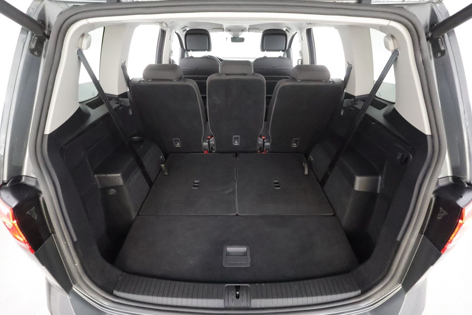 Volkswagen Touran 2020 2,0 TDI SCR 85 kW DSG 7-P - * ACC | Webasto | P.tutkat | LED | Apple&Android | 3-Alueinen ilmastointi | 1.Om Suomi-auto | Kahdet Renkaat*