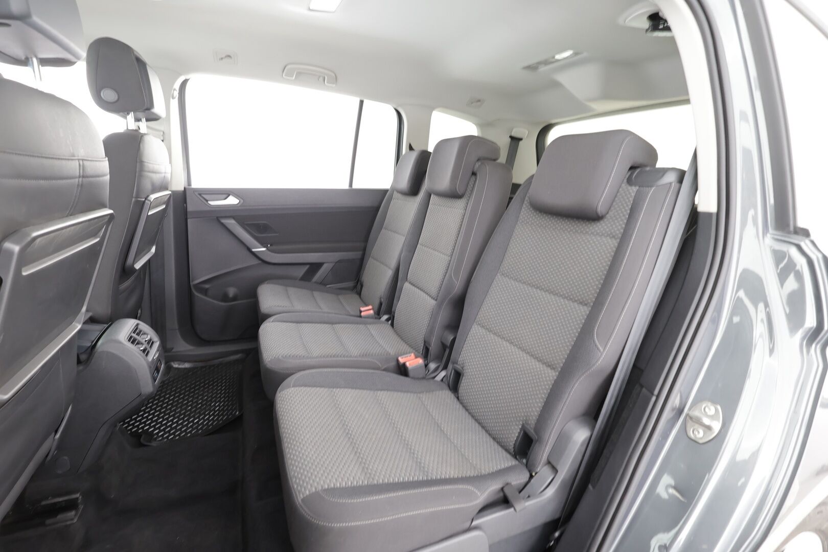 Volkswagen Touran 2020 2,0 TDI SCR 85 kW DSG 7-P - * ACC | Webasto | P.tutkat | LED | Apple&Android | 3-Alueinen ilmastointi | 1.Om Suomi-auto | Kahdet Renkaat*