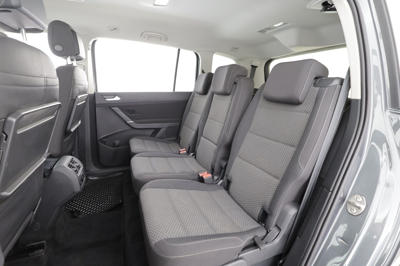 Volkswagen Touran 2020 2,0 TDI SCR 85 kW DSG 7-P - * ACC | Webasto | P.tutkat | LED | Apple&Android | 3-Alueinen ilmastointi | 1.Om Suomi-auto | Kahdet Renkaat*