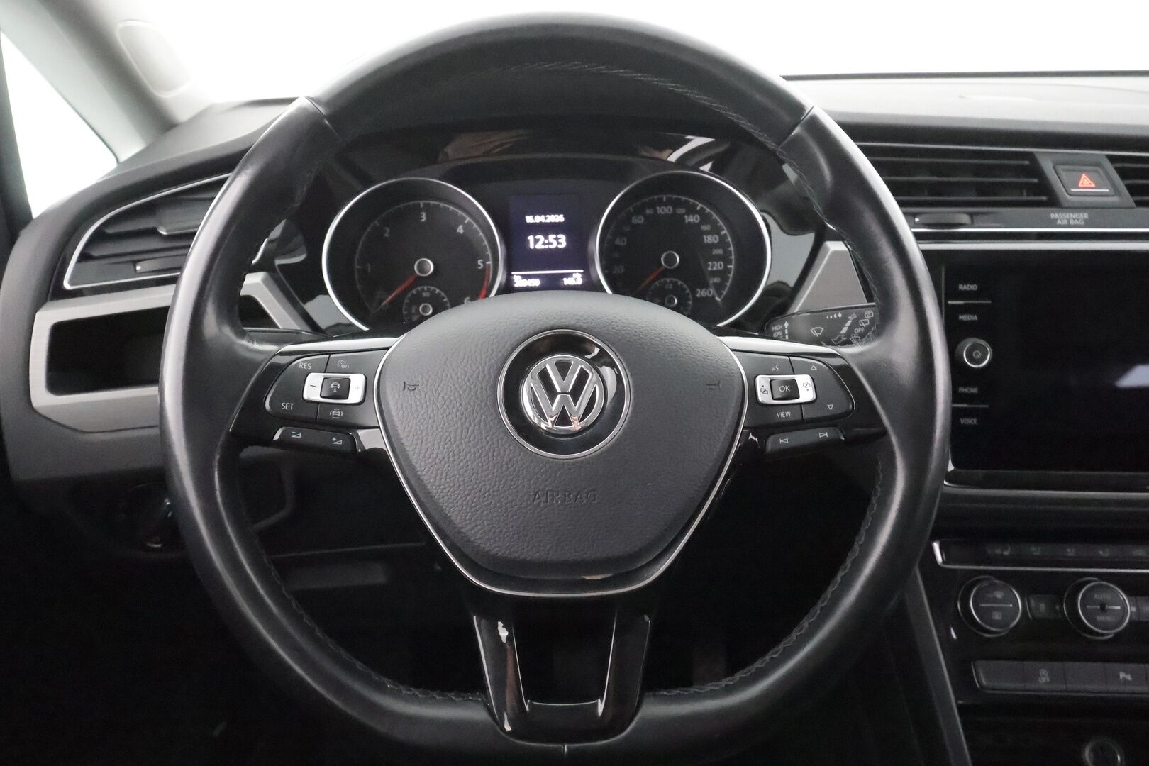 Volkswagen Touran 2020 2,0 TDI SCR 85 kW DSG 7-P - * ACC | Webasto | P.tutkat | LED | Apple&Android | 3-Alueinen ilmastointi | 1.Om Suomi-auto | Kahdet Renkaat*