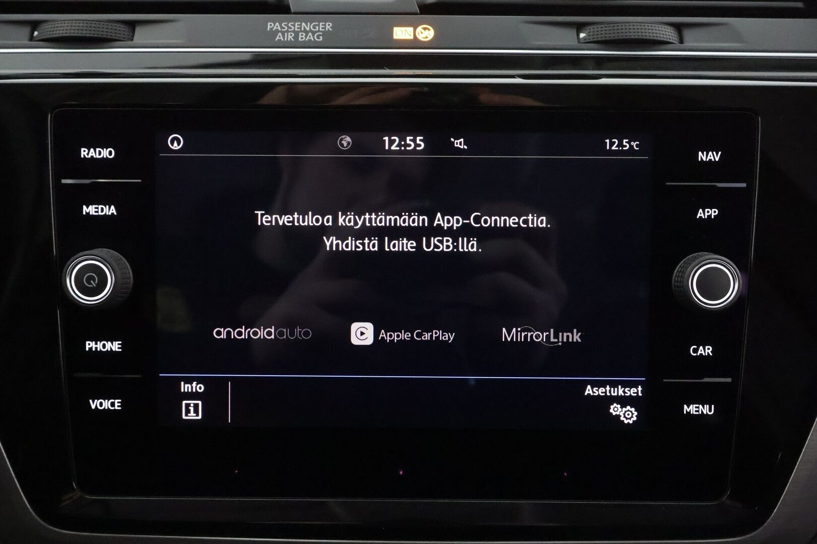 Volkswagen Touran 2020 2,0 TDI SCR 85 kW DSG 7-P - * ACC | Webasto | P.tutkat | LED | Apple&Android | 3-Alueinen ilmastointi | 1.Om Suomi-auto | Kahdet Renkaat*