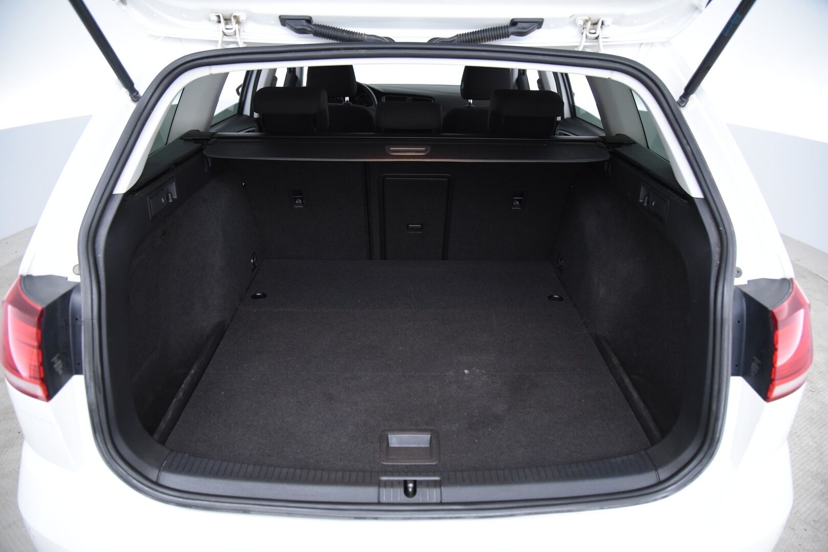Volkswagen Golf 2020 Variant Comfortline Limited 1,5 TSI EVO 110 kW (150 hv) DSG-aut / Adapt.vak / Webasto / LED / P-kamera - Kaukovaloautomatiikka / Winter paketti / Suomi-auto 