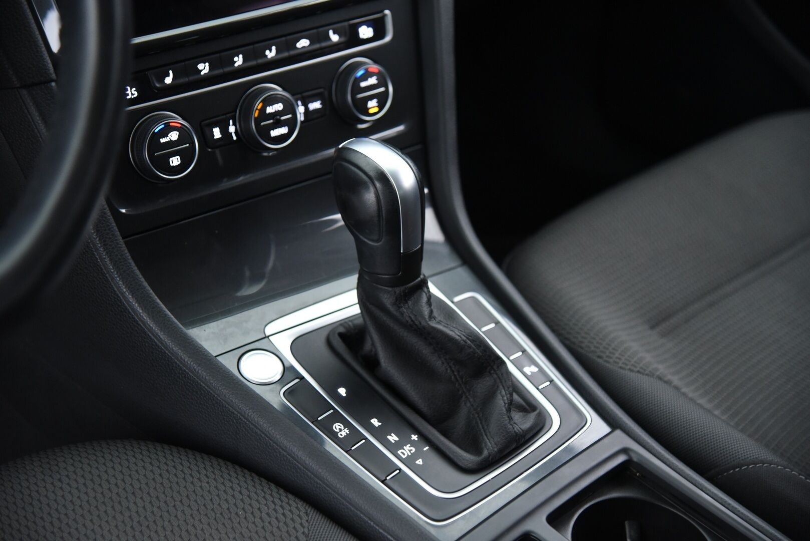 Volkswagen Golf 2020 Variant Comfortline Limited 1,5 TSI EVO 110 kW (150 hv) DSG-aut / Adapt.vak / Webasto / LED / P-kamera - Kaukovaloautomatiikka / Winter paketti / Suomi-auto 