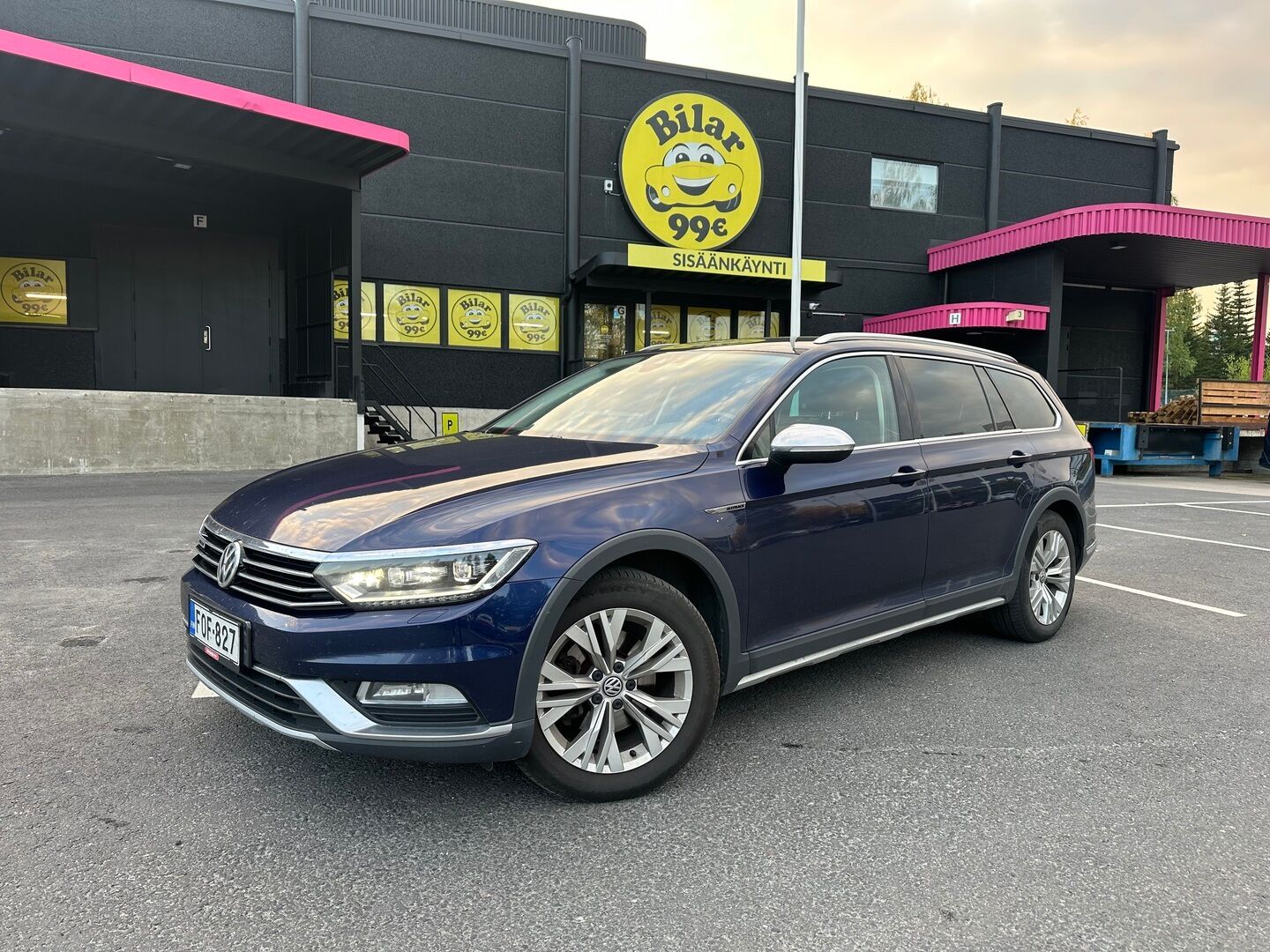 Volkswagen Passat 2018 Variant Alltrack 2,0 TDI 140 kW 4MOTION DSG *Digimittaristo / Webasto / ACC / Nahkapenkit / Koukku / Matrix / Ratinlämmitin* - Neliveto, maavaraa ja talvivarusteet samassa paketissa! / Huippukuntoiset nastarenkaat