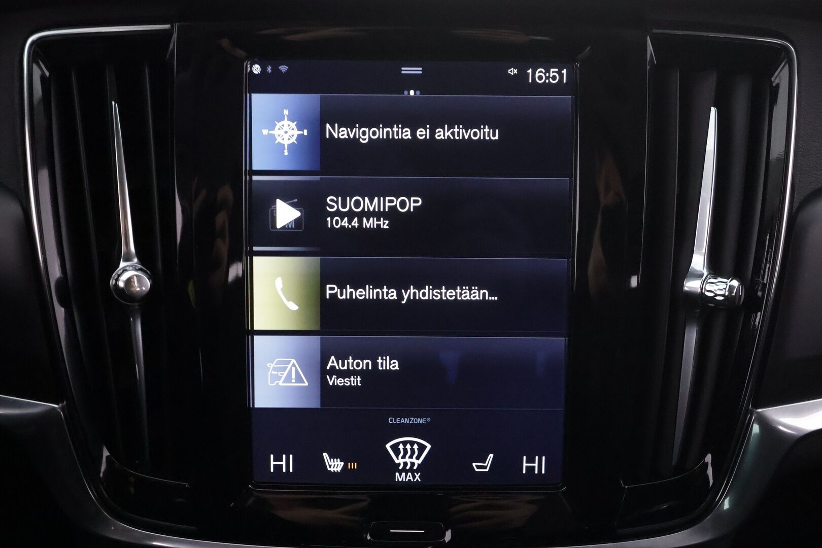 Volvo V90 2017 D4 Business aut * Webasto / Koukku / ACC / LED / P.tutka / Kaistavahti * - Kahdet renkaat