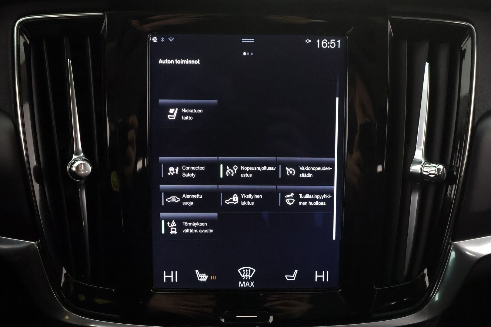 Volvo V90 2017 D4 Business aut * Webasto / Koukku / ACC / LED / P.tutka / Kaistavahti * - Kahdet renkaat