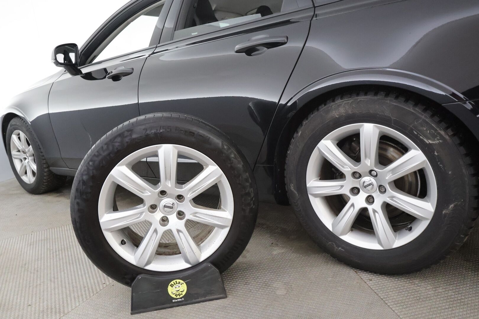 Volvo V90 2017 D4 Business aut * Webasto / Koukku / ACC / LED / P.tutka / Kaistavahti * - Kahdet renkaat