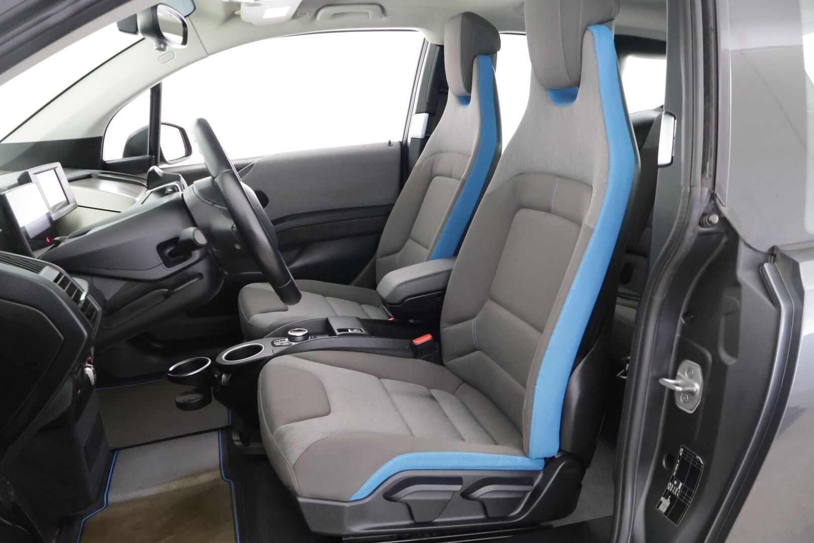 BMW i3 2018 94Ah REX Charged Edition *Vakkari / Tutkat taakse / Vähän ajettu / Pitkä leima* - *Vähän ajettu / Huippu siisti / Söötti kaupunki auto!*