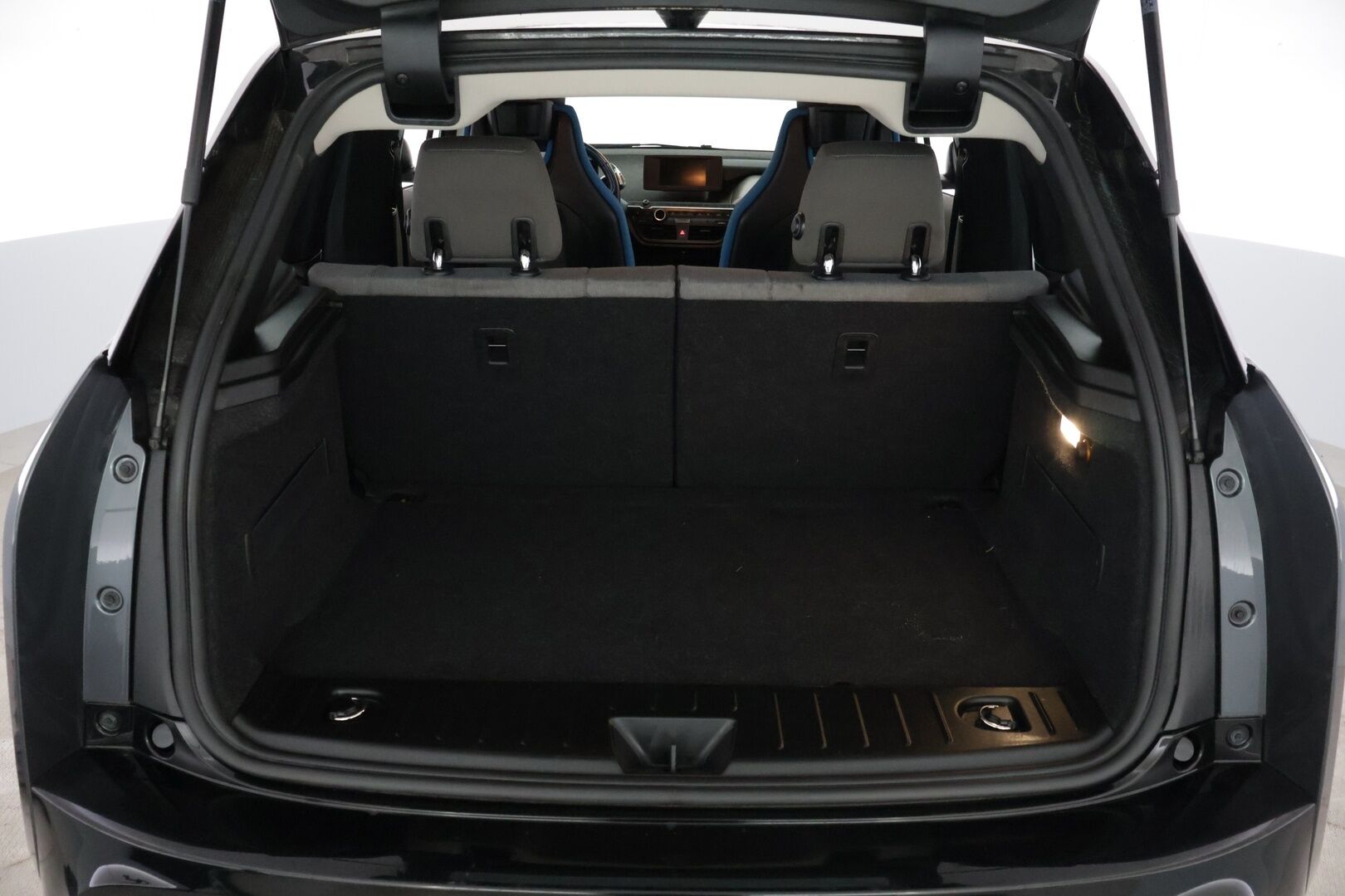 BMW i3 2018 94Ah REX Charged Edition *Vakkari / Tutkat taakse / Vähän ajettu / Pitkä leima* - 3,99% KORKOTARJOUS TÄHÄN AUTOON 21.9. ASTI - *Vähän ajettu / Huippu siisti / Hieno kaupunkiauto!*
