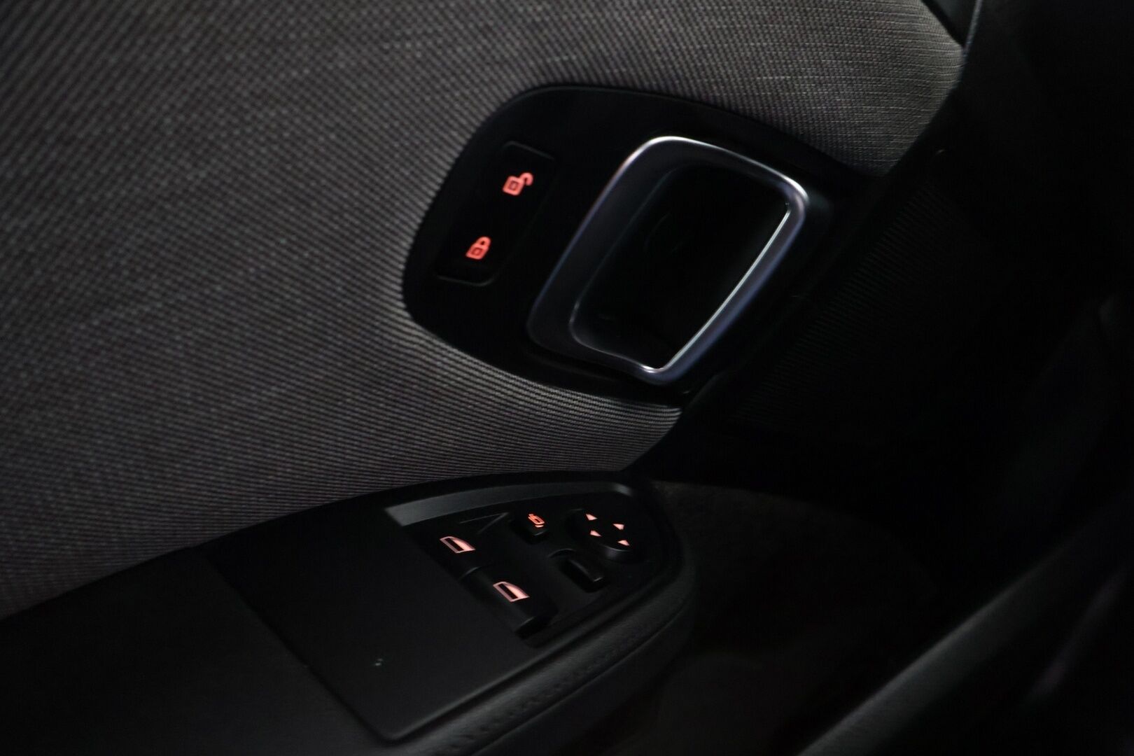 BMW i3 2018 94Ah REX Charged Edition *Vakkari / Tutkat taakse / Vähän ajettu / Pitkä leima* - *Vähän ajettu / Huippu siisti / Söötti kaupunki auto!*