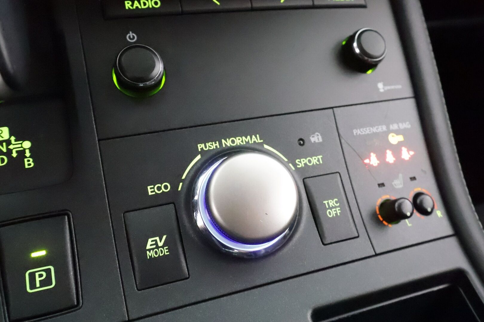 Lexus CT 2016 200h Hybrid A F Sport - | LED | P.kamera | Nahka-alcantara | Navi | Bluetooth | Lohko+sisähaara | Vakkari | Keyless | Penkinlämmittimet | Aut. ilmastointi | 2x renkaat aluin | 