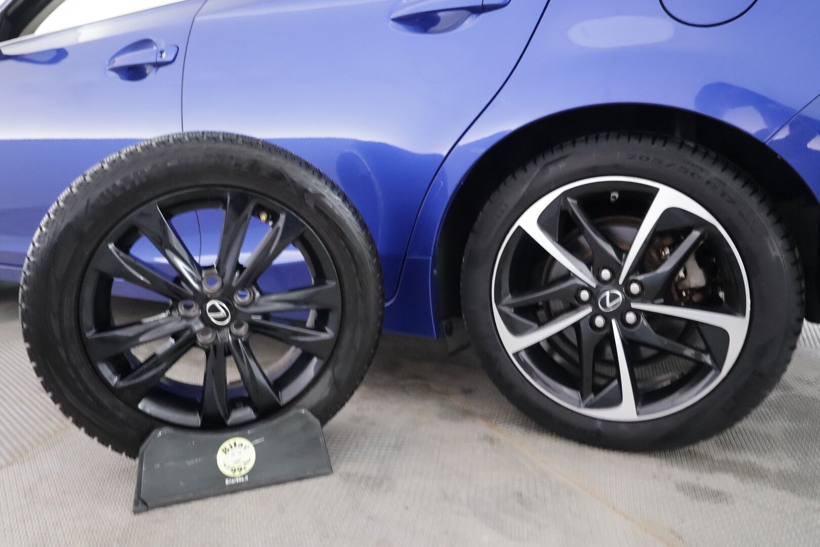 Lexus CT 2016 200h Hybrid A F Sport - | LED | P.kamera | Nahka-alcantara | Navi | Bluetooth | Lohko+sisähaara | Vakkari | Keyless | Penkinlämmittimet | Aut. ilmastointi | 2x renkaat aluin | 