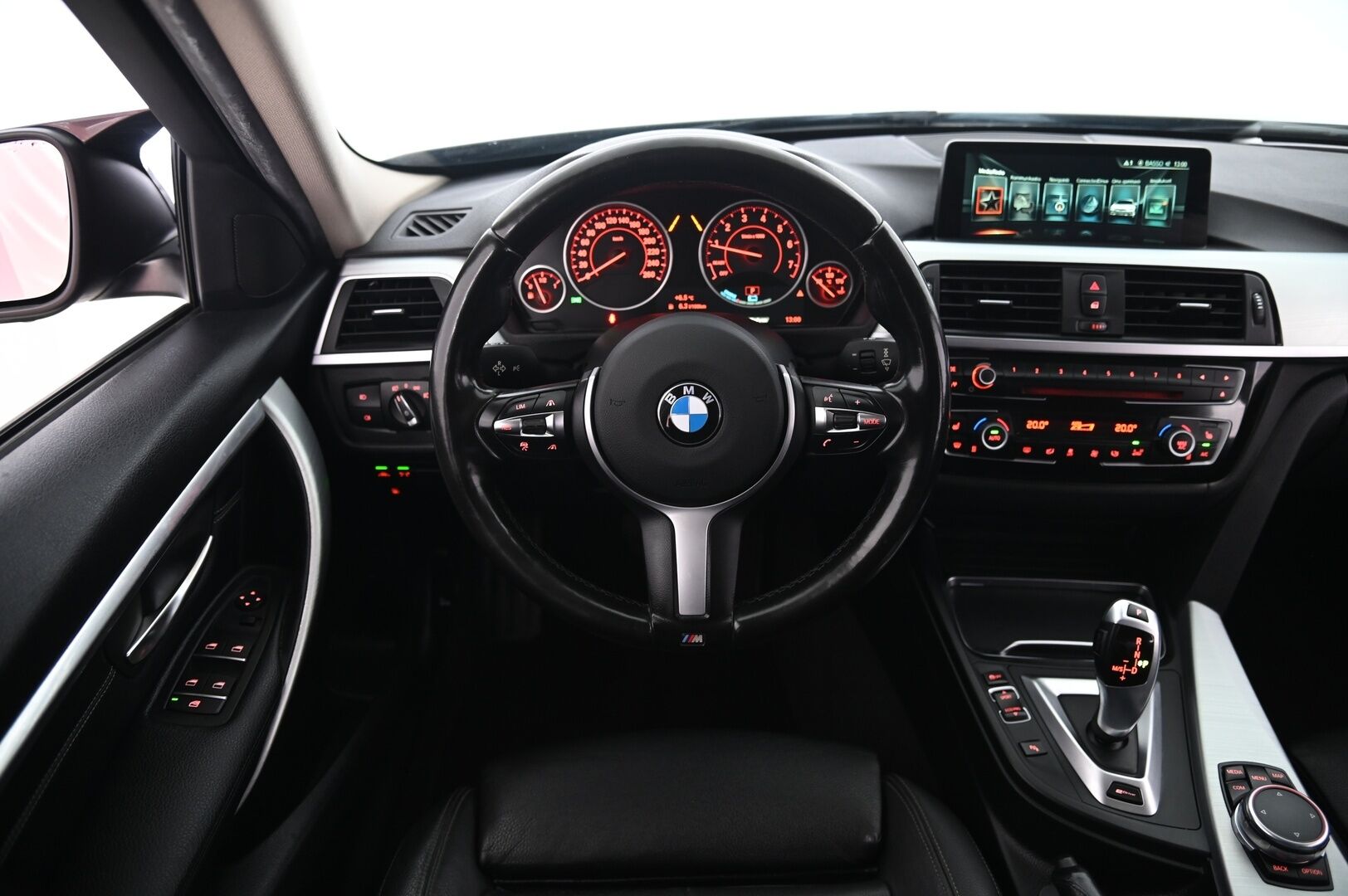 BMW 330 2017 F30 Sedan 330e A Sport Line*ACC / M-Sport ratti / Hifit / Proff.navi* - *comfort access / Muistinahat / Juuri huollettu & katsastettu* - HULLUT VÄLIPÄIVÄT KORKOTARJOUS 2,49%