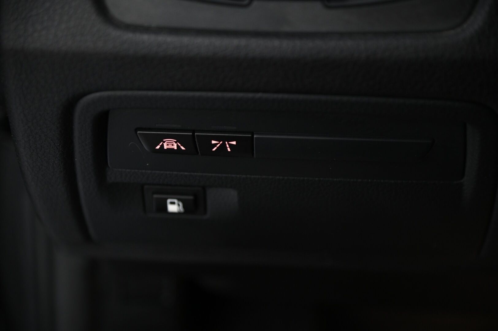 BMW 330 2017 F30 Sedan 330e A Sport Line*ACC / M-Sport ratti / Hifit / Proff.navi* - *comfort access / Muistinahat / Juuri huollettu & katsastettu* - HULLUT VÄLIPÄIVÄT KORKOTARJOUS 2,49%